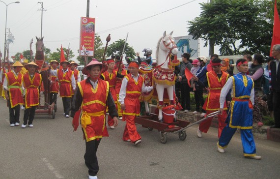 Hung Kings’ Temple festival kicks off with street carnival  - ảnh 1